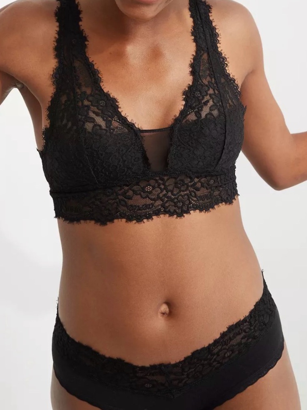 Aerie Black Eyelash Lace Padded Plunging Bralette S 34B